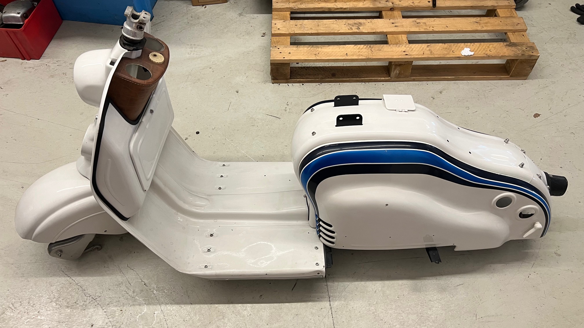 NSU Lambretta | Karosserie Set, Chassis Bj. 1957, weiß, blau, schwarz